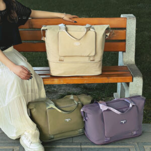 2025 new multi-functional waterproof dry-wet separation sports travel bag, showcasing the overall design and fashionable appearance of the product, suitable for gyms, travel and outdoor sports.